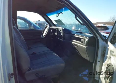 1997 Dodge Ram 2500 Lt z USA, uszkodzony, nr VIN 1B7KF26D0VJ517748